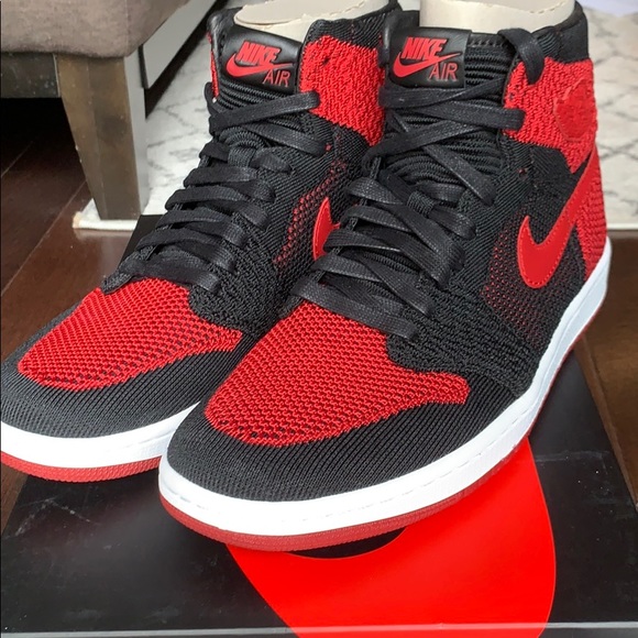 Air Jordan 1 Retro Hi Flyknit - Picture 2 of 8